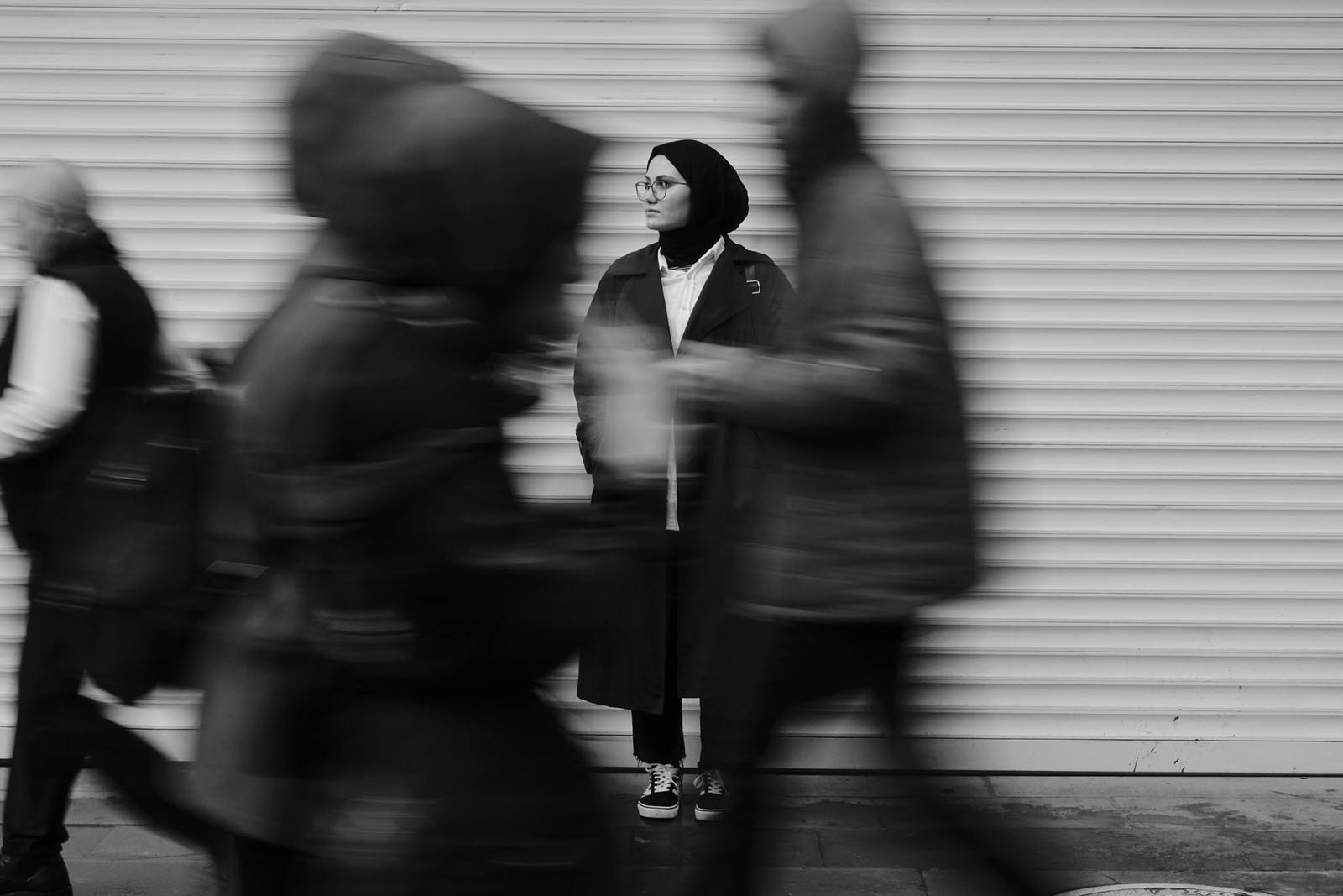 categories.0.image.alt